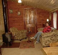 Colonial Cottages of Ross - Historic Hudson Cottage - Rental Cars