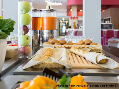 Ibis Styles Orange - Orange - Rental Cars 6