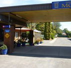 Nicholas Royal Motel - Hay - Rental Cars