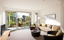 Pullman Magenta Shores Resort - The Entrance - Rental Cars 3