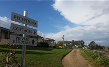 Wagga Wagga Country Cottages - - Rental Cars 1