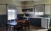 Wagga Wagga Country Cottages - - Rental Cars 6