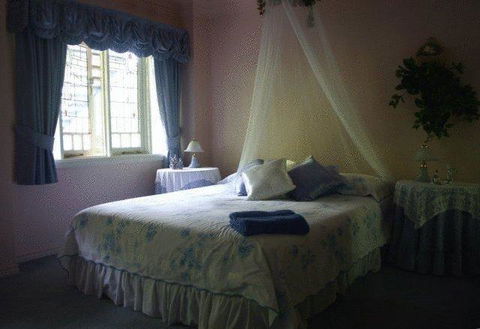 Riviera Bed And Breakfast - Rental Cars 2