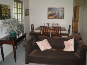 Hope Cottage Country Retreat At Assmanshausen Winery - Rental Cars 1