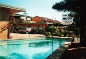 Lake Front Motel - Rental Cars 20