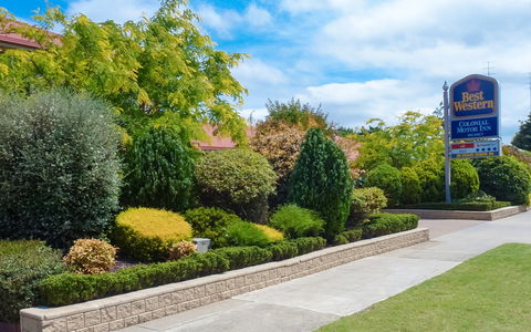 BEST WESTERN Colonial Motor Inn - Rental Cars 4