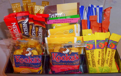 BEST WESTERN Colonial Motor Inn - Rental Cars 9