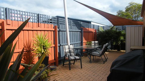 BEST WESTERN Colonial Motor Inn - Rental Cars 15