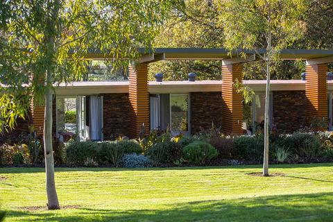 Comfort Inn & Suites Warragul Motel - Rental Cars 1
