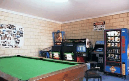 Gold Dust Backpackers YHA - Rental Cars 3