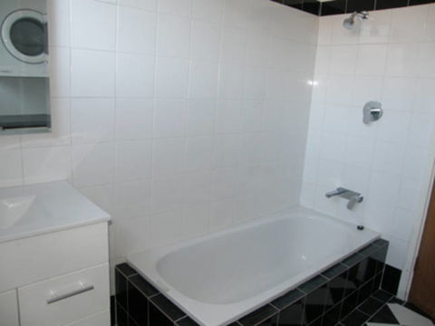 Adair Apartment - Rental Cars 7