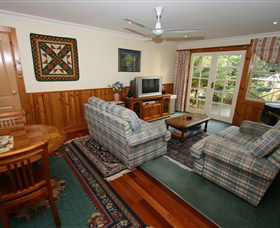 Donalea Bed & Breakfast Tasmania - Rental Cars 3