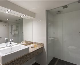 Hotel Grand Chancellor Launceston - Rental Cars 2