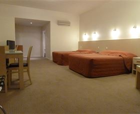 Mayfair Plaza Motel - Rental Cars 1