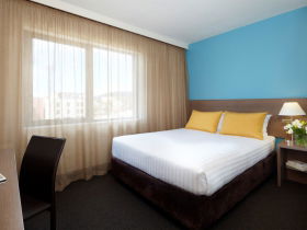 Travelodge Hotel Hobart - Rental Cars 0
