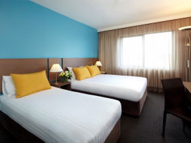 Travelodge Hotel Hobart - Rental Cars 1