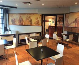 Star Bar Cafe & Hotel - Rental Cars 4
