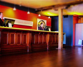 Henry Jones Art Hotel - The - Rental Cars 4