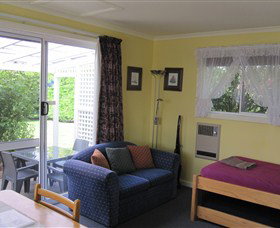 Westbury Brook Cottage - Rental Cars 3