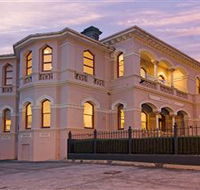 Roxburgh House Apartments - Rental Cars