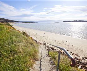 Hotel Bruny - Rental Cars 2