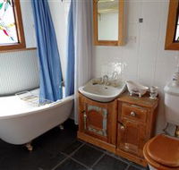 Peck's on Pine Victorian Cottage - Rental Cars