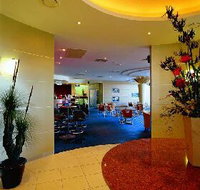 Shoreline Hotel - Rental Cars
