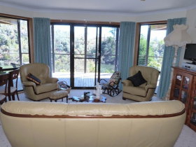 Launceston Bed And Breakfast Retreat - Rental Cars 3