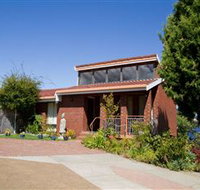 Waterside Accommodation - Derwent Retreat - Rental Cars