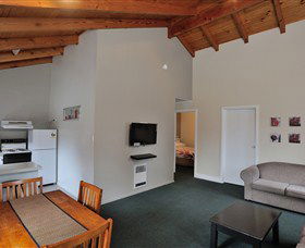 Aspect Tamar Valley Resort, Grindelwald - Rental Cars 3