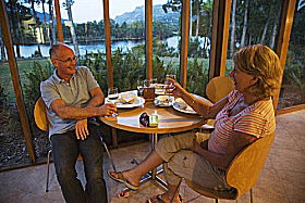 Tullah Lakeside Lodge - Rental Cars 1