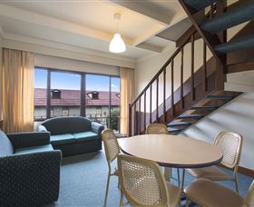 Village Family Motor Inn - Rental Cars 1