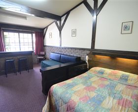 Olde Tudor Hotel - Rental Cars 2