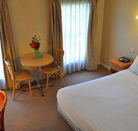 Glen Inn Motel  Apartments - Rental Cars