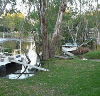 Riverside Waterfront Motel Wahgunyah - Rental Cars