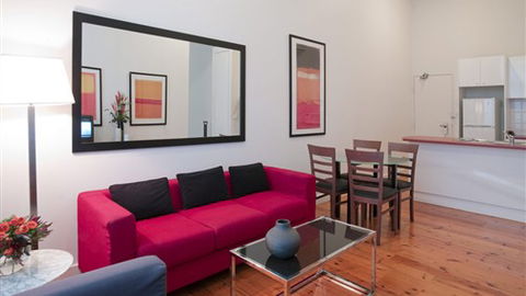 Adina Apartment Hotel Melbourne, Flinders Street - Rental Cars 1