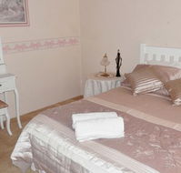 Eldorado Cottage on Main - Rental Cars