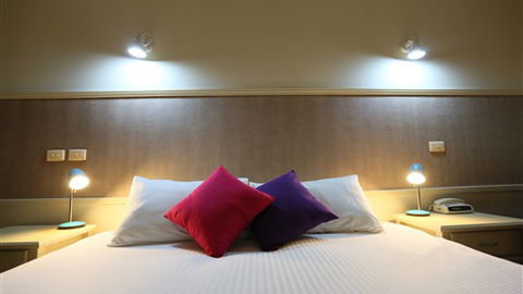Ibis Styles Albury Lake Hume Resort - Rental Cars 0