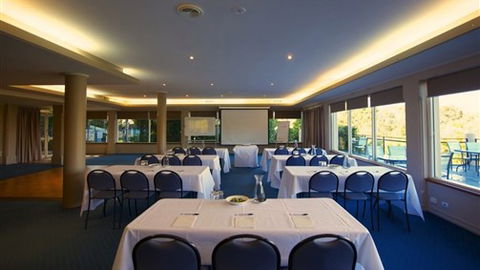 Ibis Styles Albury Lake Hume Resort - Rental Cars 5