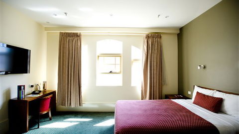 Ibis Styles Melbourne, The Victoria Hotel - Rental Cars 1