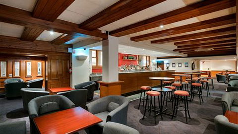 Ibis Styles Melbourne, The Victoria Hotel - Rental Cars 6