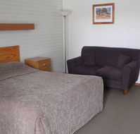 Alfred Motor Inn - Rental Cars