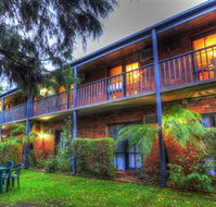 Armour Motor Inn - Rental Cars
