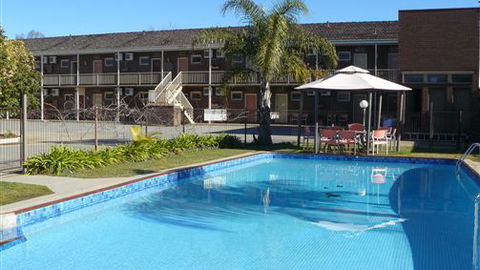 Australia Park Motel - Rental Cars 1