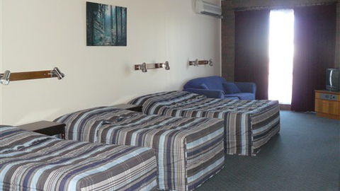 Australia Park Motel - Rental Cars 3