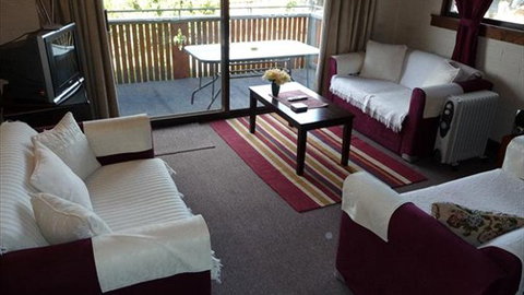 Alpenhorn Holiday Units - Rental Cars 1