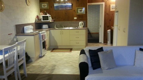 Alpenhorn Holiday Units - Rental Cars 6