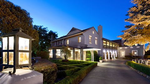 Peppers Mineral Springs Hotel - Rental Cars 0