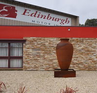 Edinburgh Motor Inn - Rental Cars