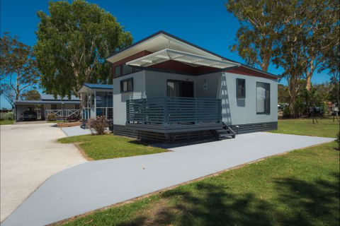 Colonial Holiday Park And Leisure Village - Rental Cars 4